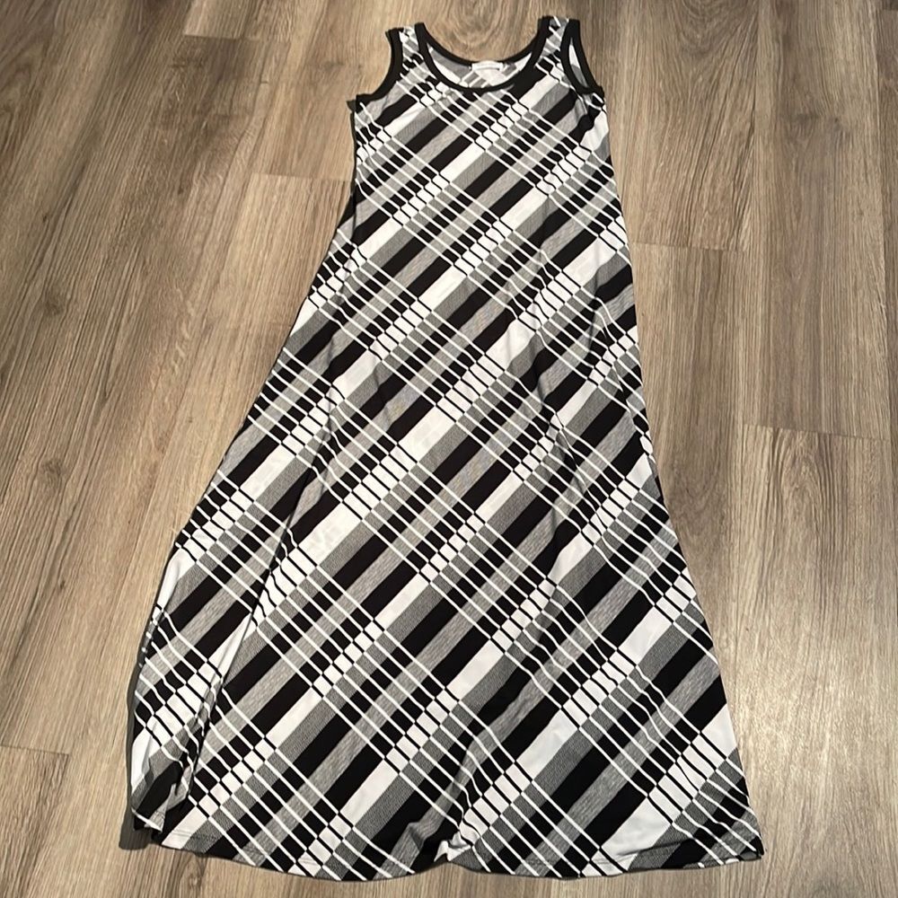 Calvin Klein Dress Size 10- Black and White